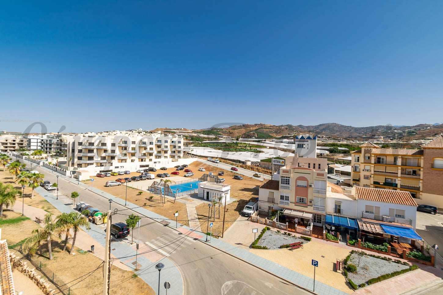 3 soveværelse Lejlighed til leje i Torrox-Costa med swimmingpool garage - € 1.500 (Ref: 9137423)