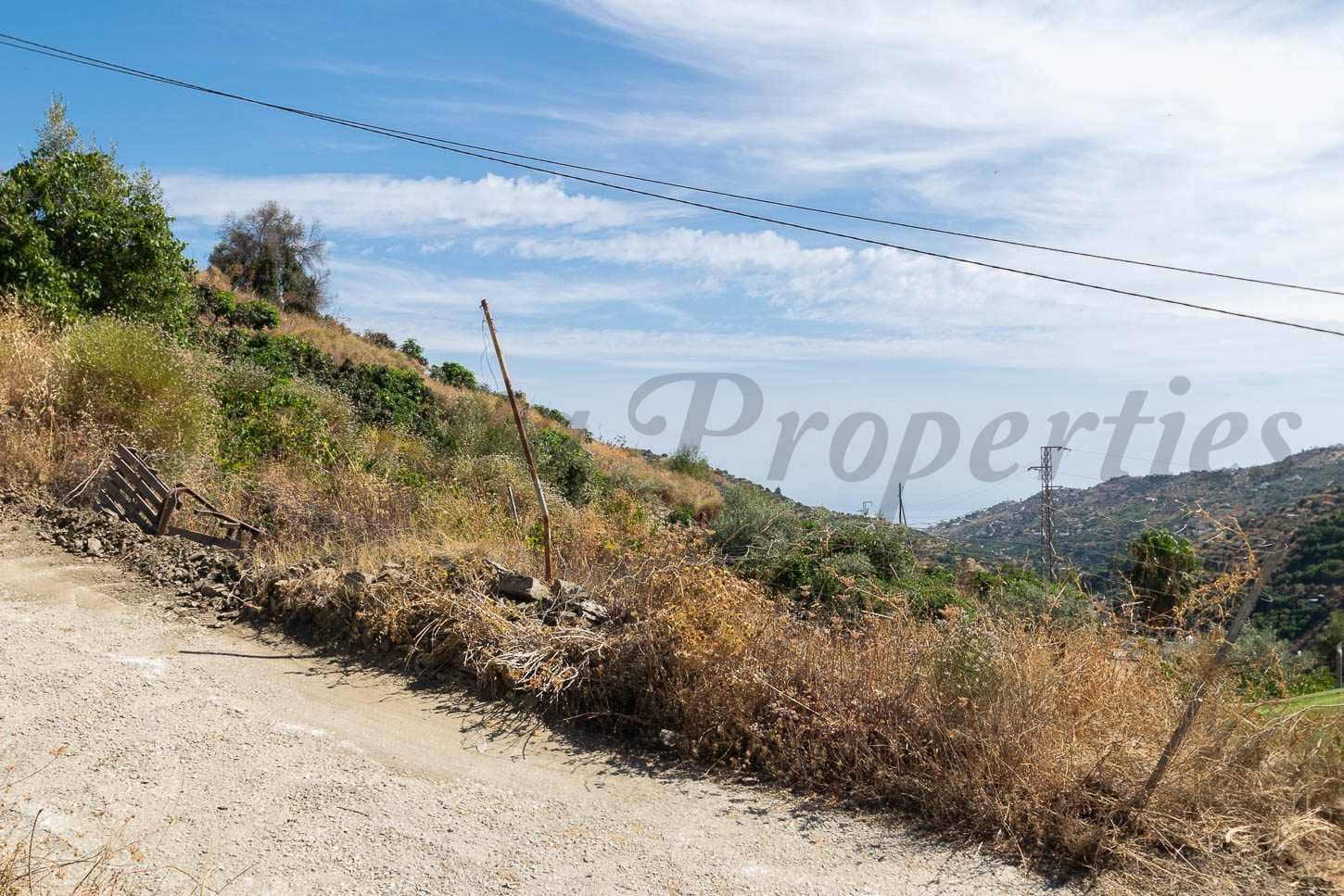 Finca/Country House for sale in Torrox with garage - € 117,500 (Ref: 9144479)