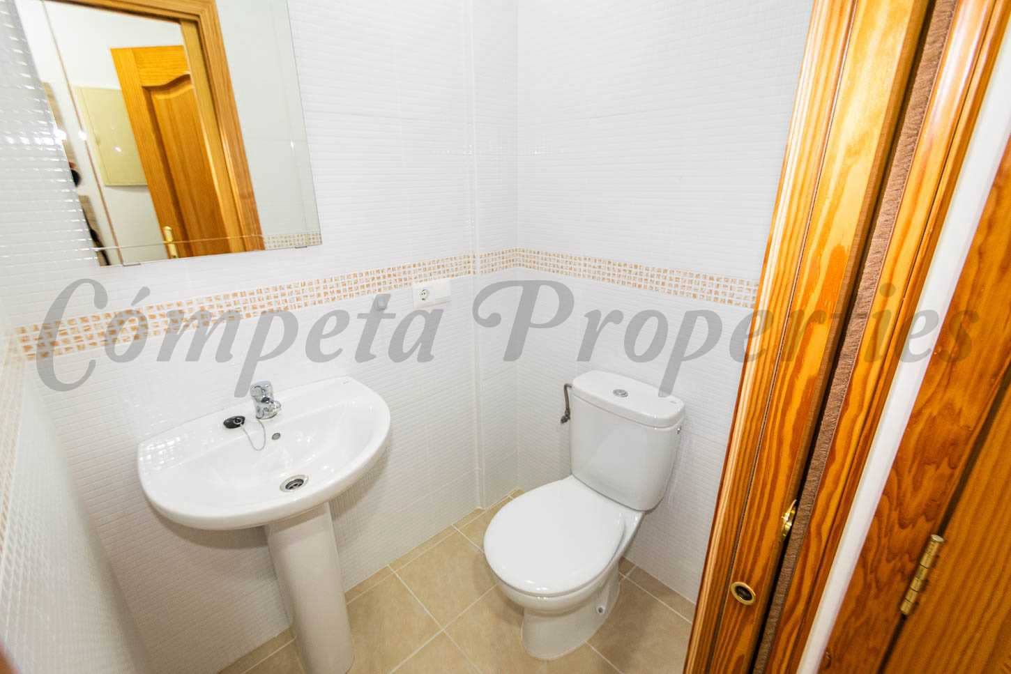 3 soveværelse Lejlighed til leje i Torrox - € 650 (Ref: 9154404)