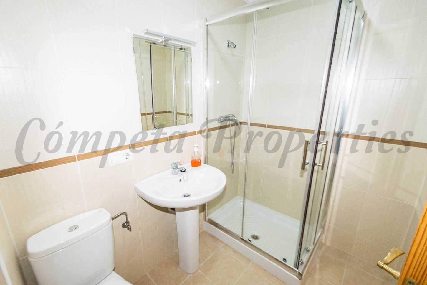 3 soveværelse Lejlighed til leje i Torrox - € 650 (Ref: 9154404)