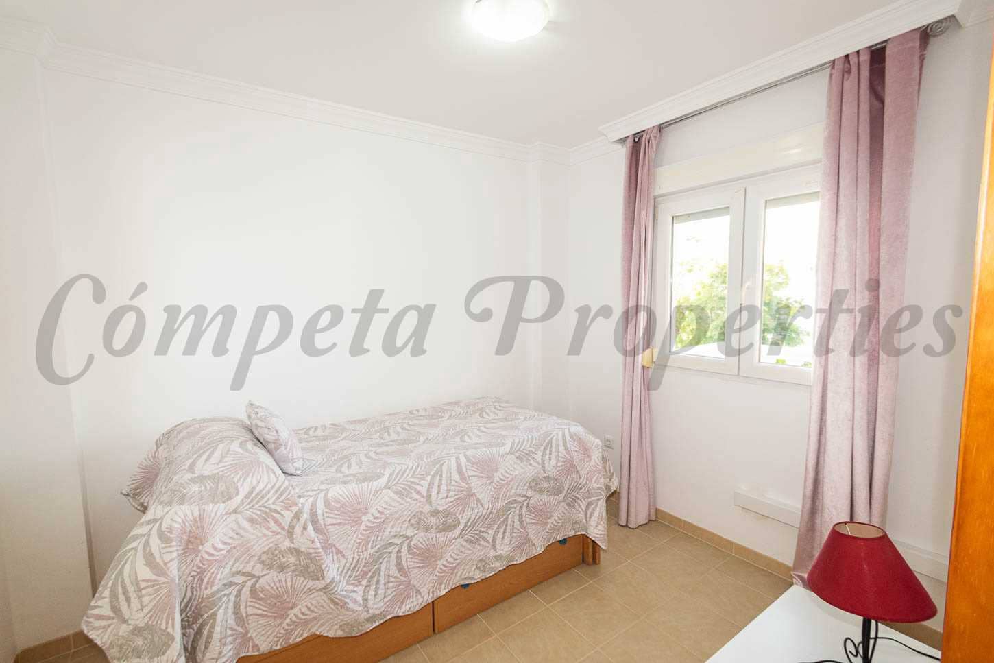 3 soveværelse Lejlighed til leje i Torrox - € 650 (Ref: 9154404)