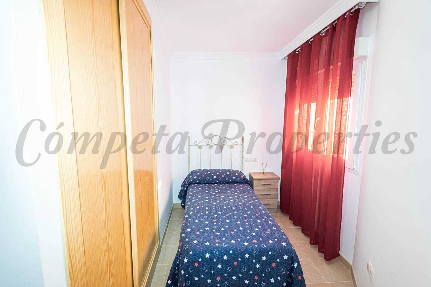 3 soveværelse Lejlighed til leje i Torrox - € 650 (Ref: 9154404)