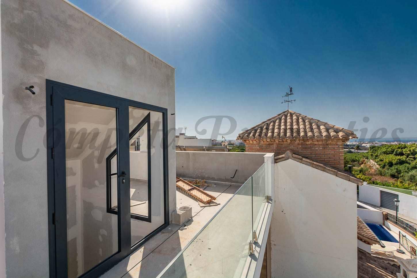 Chalet de 4 habitaciones en Nerja en venta con piscina garaje - 695.000 € (Ref: 9181508)