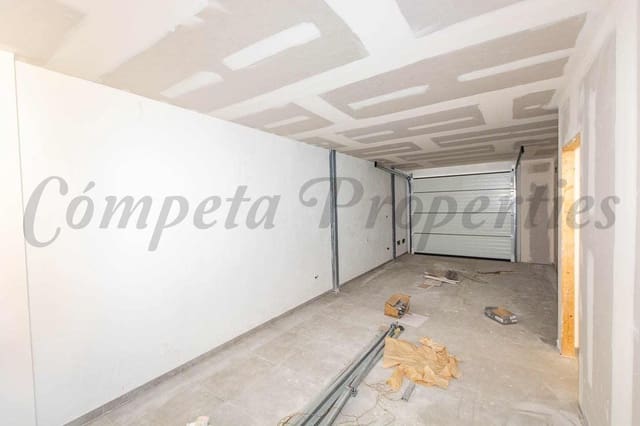 Chalet de 4 habitaciones en Nerja en venta con piscina garaje - 695.000 € (Ref: 9181508)