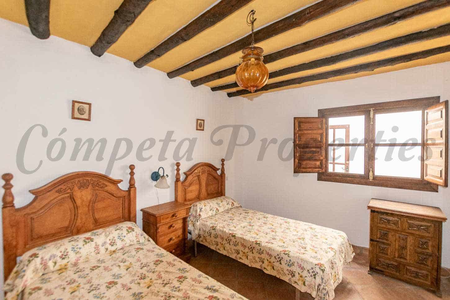 4 soveværelse Byhus til salg i Corumbela - € 128.000 (Ref: 9191358)