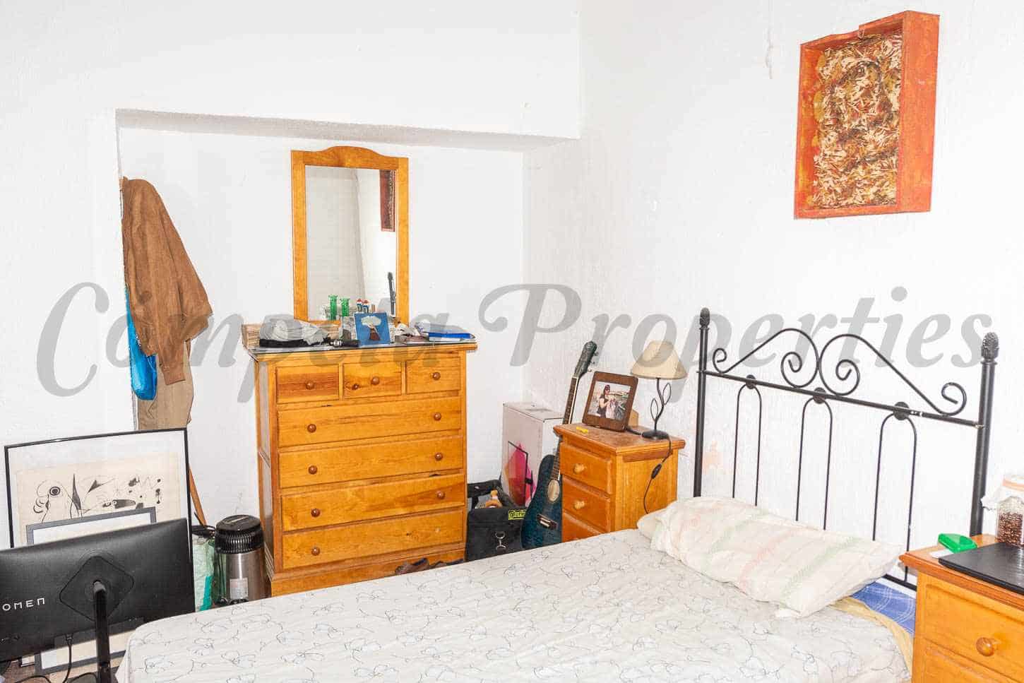 7 soveværelse Byhus til salg i Maro med garage - € 700.000 (Ref: 9191406)