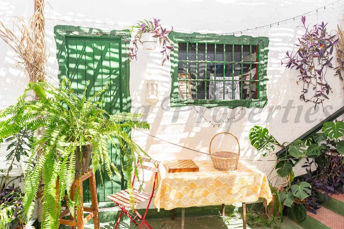 7 soveværelse Byhus til salg i Maro med garage - € 700.000 (Ref: 9191406)