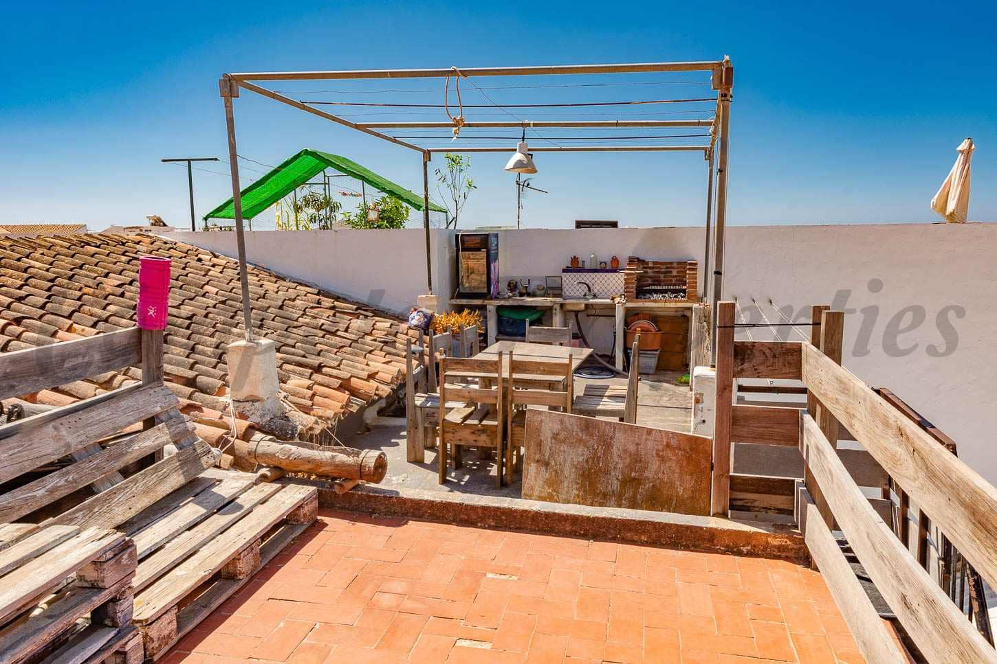 7 soveværelse Byhus til salg i Maro med garage - € 700.000 (Ref: 9191406)