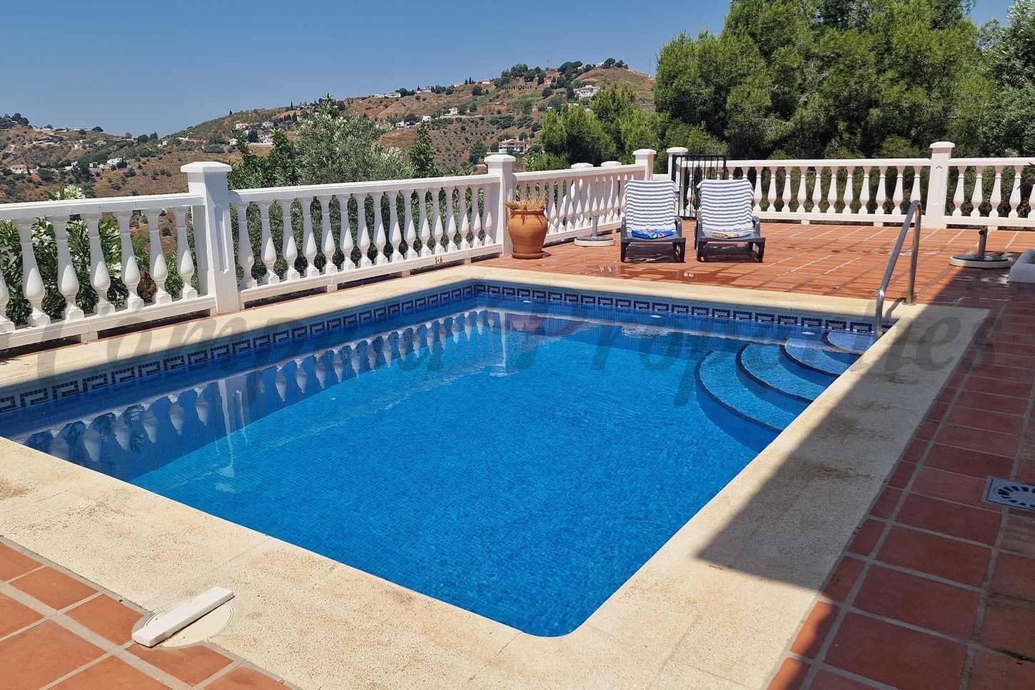 Finca/Landhuis te koop in Competa - € 295.000 (Ref: 9192984)