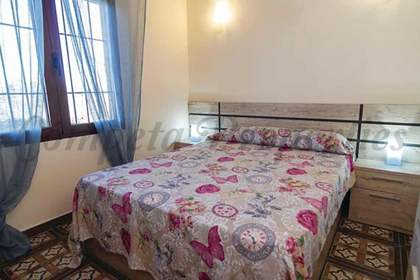 Finca/Maison de Campagne de 2 chambres à louer à Torrox avec piscine garage - 1 250 € (Ref: 9199873)