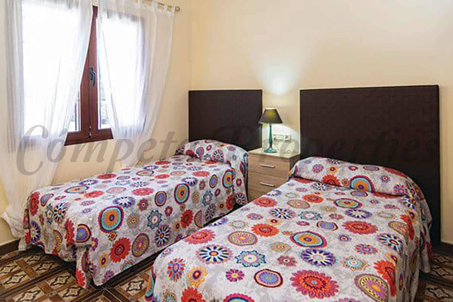 Finca/Maison de Campagne de 2 chambres à louer à Torrox avec piscine garage - 1 250 € (Ref: 9199873)