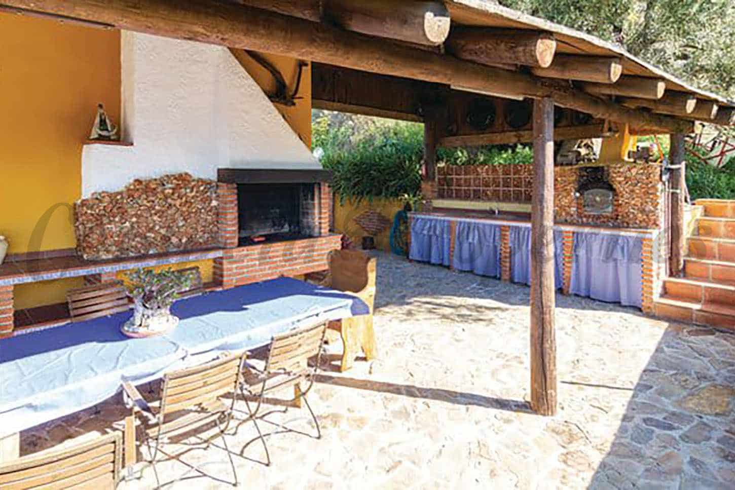 Finca/Maison de Campagne de 2 chambres à louer à Torrox avec piscine garage - 1 250 € (Ref: 9199873)