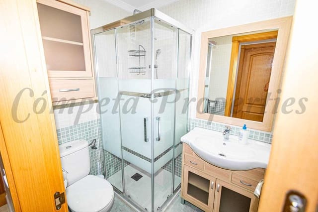 Appartement de 2 chambres à louer à Torrox-Costa, Torrox avec piscine - 800 € (Ref: 9204912)