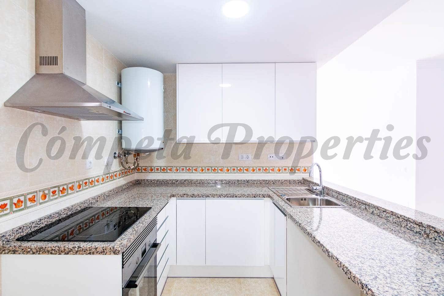 1 sovrum Lägenhet till salu i Torrox med garage - 188 000 € (Ref: 9204914)