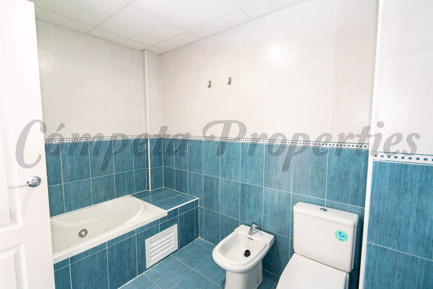 1 sovrum Lägenhet till salu i Torrox med garage - 188 000 € (Ref: 9204914)