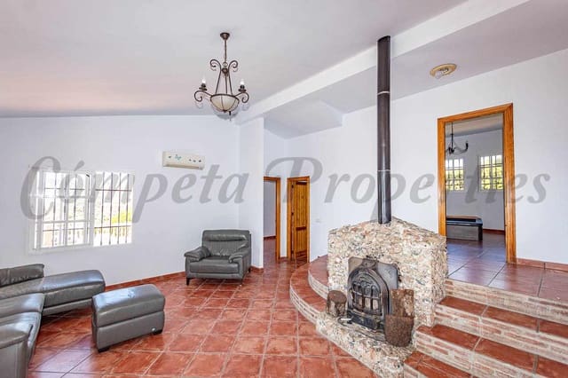 3 bedroom Finca/Country House for rent in Frigiliana with pool garage - € 1,800 (Ref: 9207206)