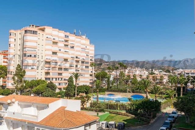 Appartement de 2 chambres à louer à Torrox-Costa, Torrox avec piscine garage - 900 € (Ref: 9208849)