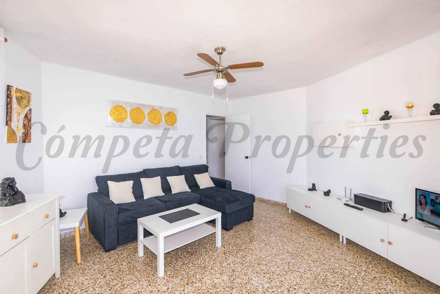 2 soveværelse Lejlighed til leje i Torrox-Costa med swimmingpool garage - € 900 (Ref: 9208849)