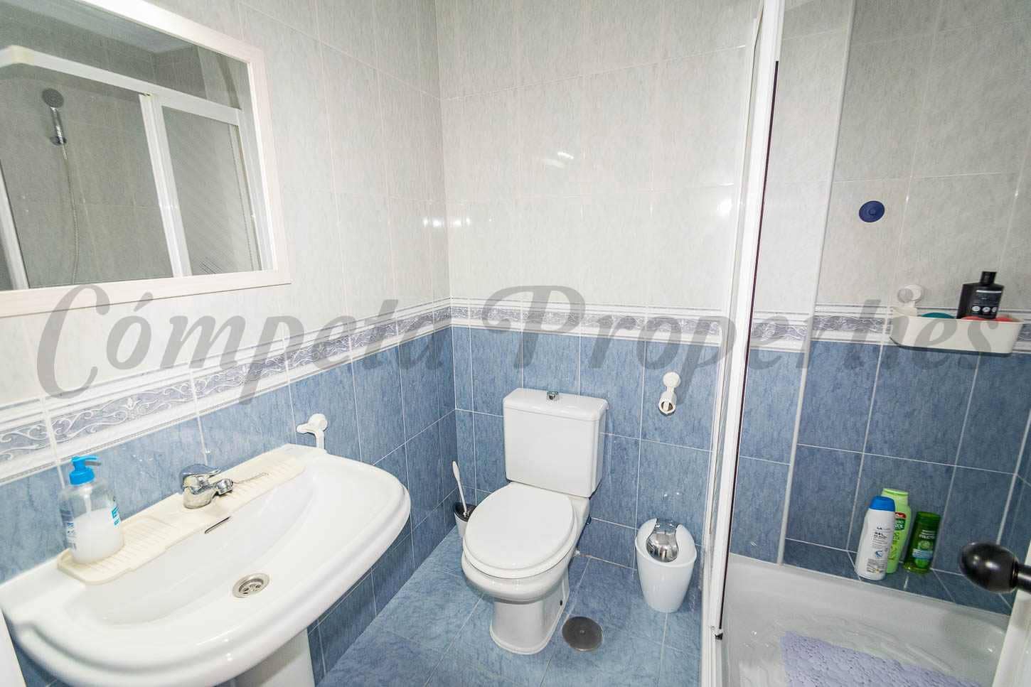 2 soveværelse Lejlighed til leje i Torrox-Costa med swimmingpool garage - € 900 (Ref: 9208849)