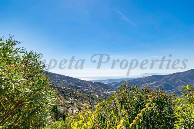 2 soveværelse Villa til salg i Sayalonga med swimmingpool garage - € 440.000 (Ref: 9210550)