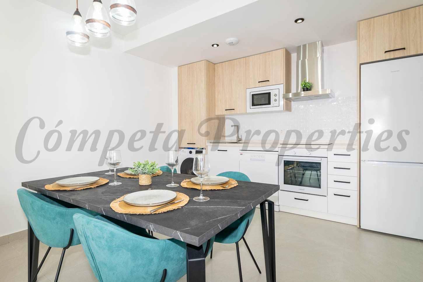 1 sypialnia Apartament do wynajęcia w Torrox-Costa z basenem garażem - 800 € (Ref: 9219353)