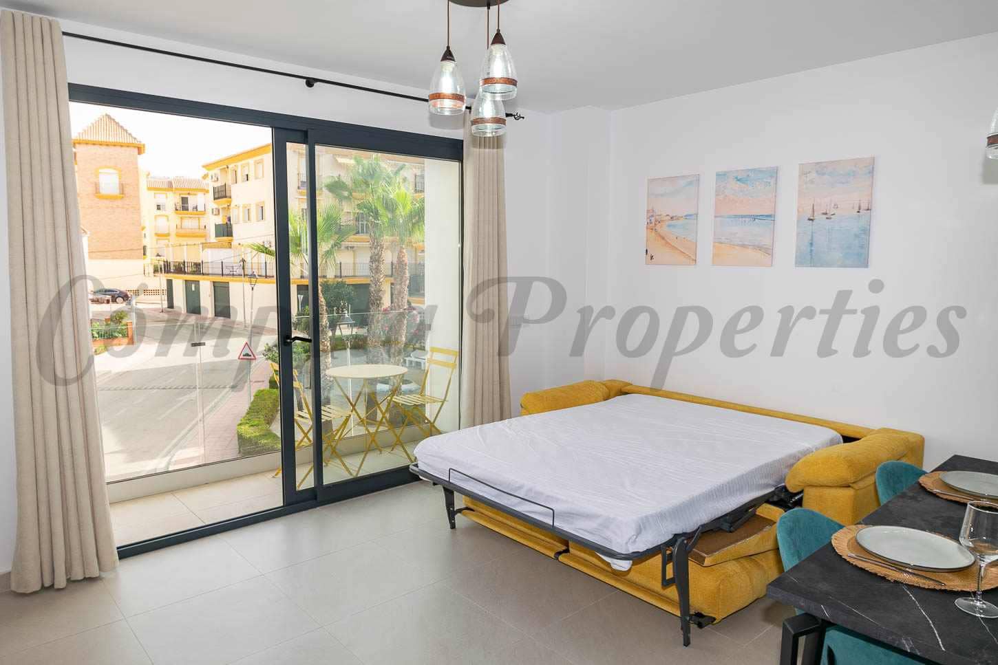 1 sypialnia Apartament do wynajęcia w Torrox-Costa z basenem garażem - 800 € (Ref: 9219353)