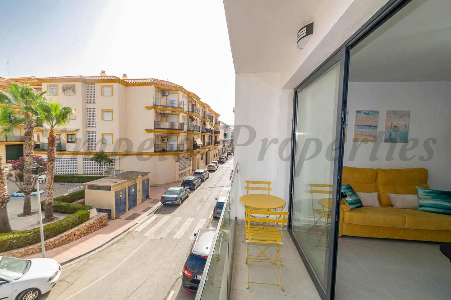 1 sypialnia Apartament do wynajęcia w Torrox-Costa z basenem garażem - 800 € (Ref: 9219353)