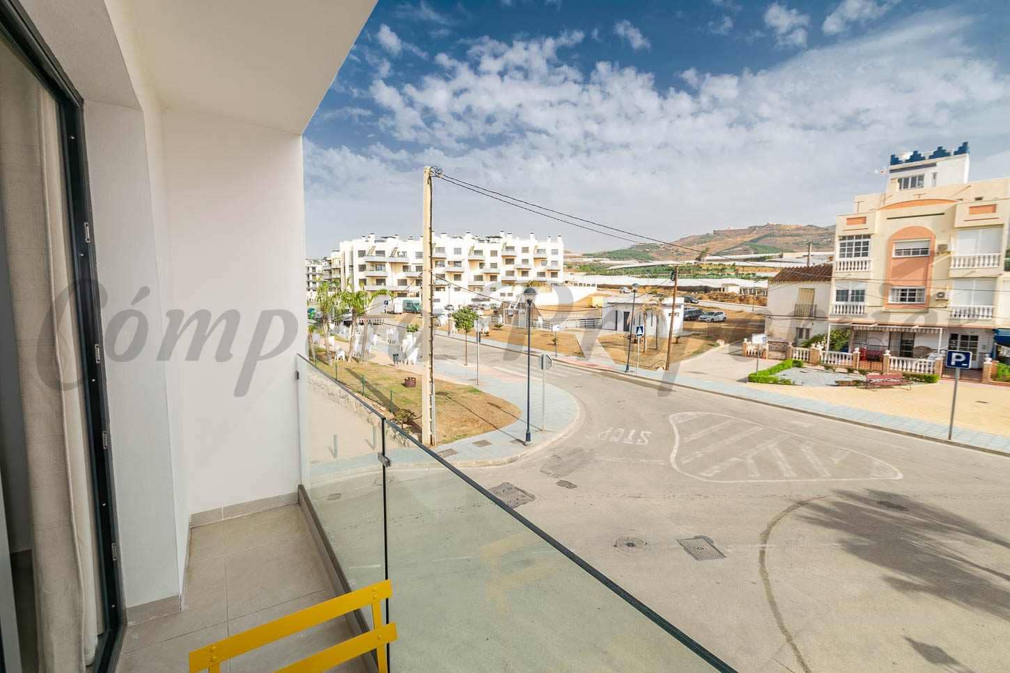 1 sypialnia Apartament do wynajęcia w Torrox-Costa z basenem garażem - 800 € (Ref: 9219353)