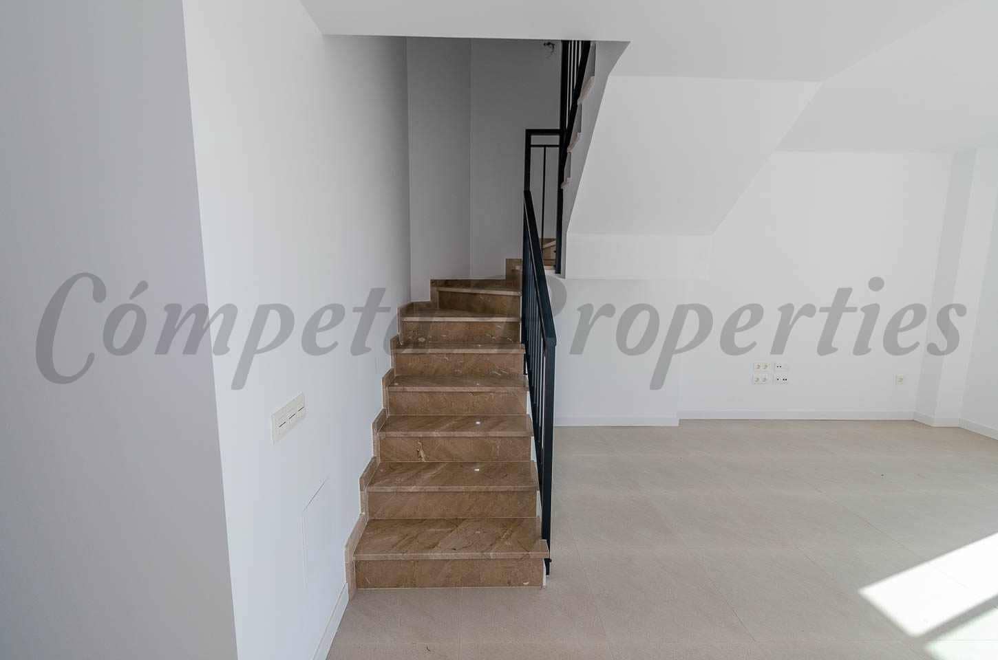 3 soverom Hus til salgs i Torre del Mar med svømmebasseng garasje - € 445 000 (Ref: 9235213)