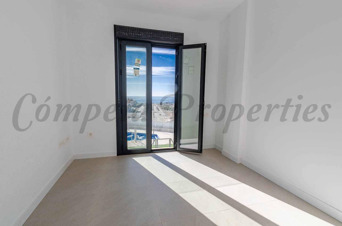 3 soverom Hus til salgs i Torre del Mar med svømmebasseng garasje - € 445 000 (Ref: 9235213)