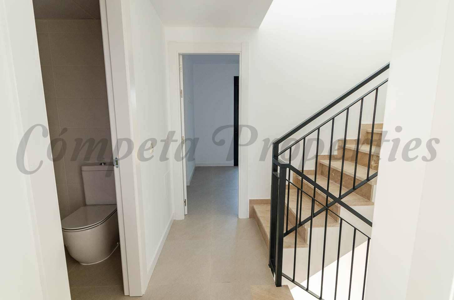 3 soverom Hus til salgs i Torre del Mar med svømmebasseng garasje - € 445 000 (Ref: 9235213)