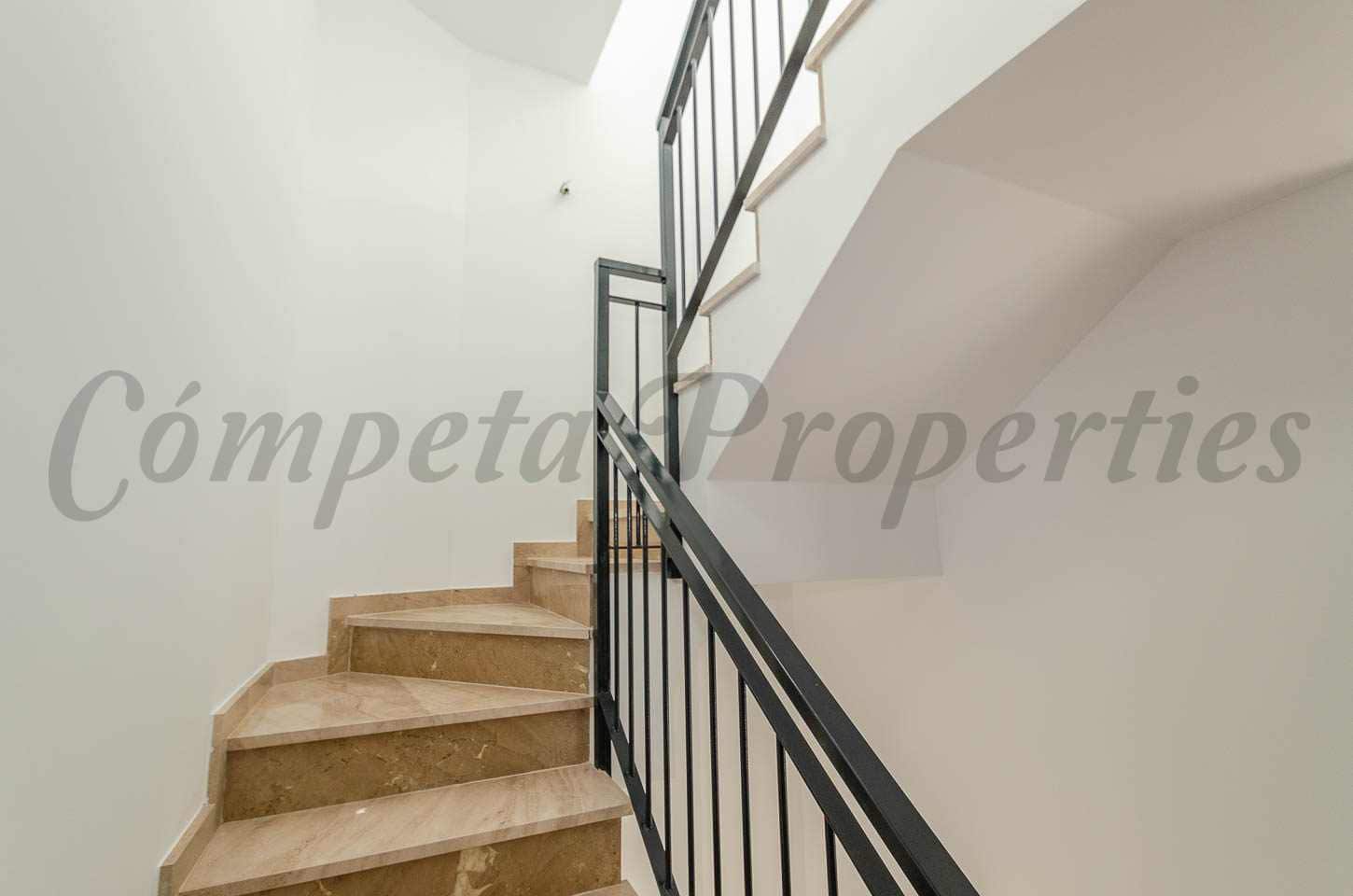 3 soverom Hus til salgs i Torre del Mar med svømmebasseng garasje - € 445 000 (Ref: 9235213)