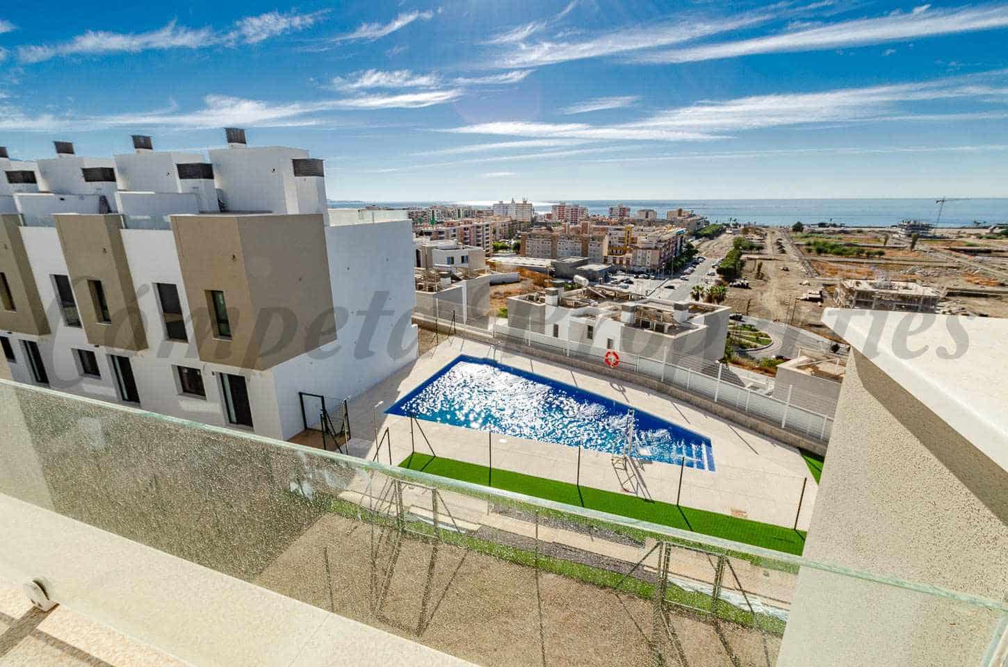 3 soverom Hus til salgs i Torre del Mar med svømmebasseng garasje - € 445 000 (Ref: 9235213)