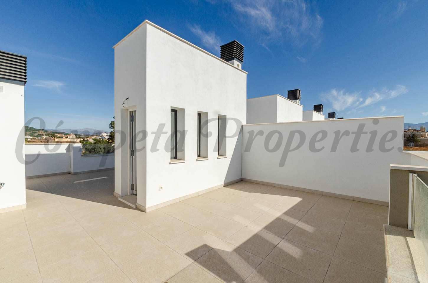 3 soverom Hus til salgs i Torre del Mar med svømmebasseng garasje - € 445 000 (Ref: 9235213)