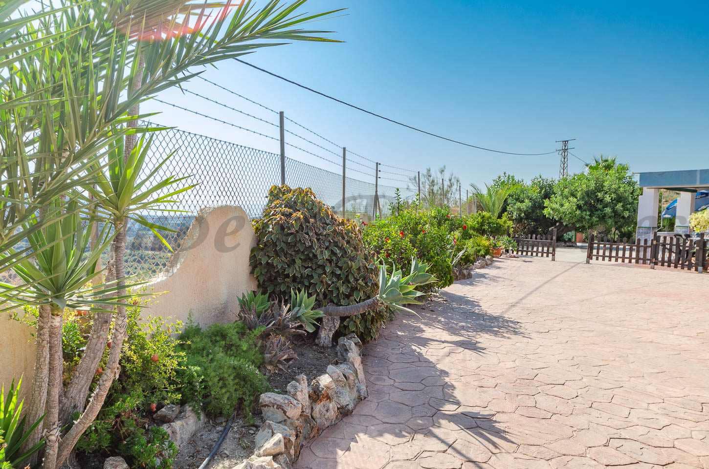 3 soveværelse Finca/Landehus til salg i Almayate med swimmingpool - € 480.000 (Ref: 9245644)