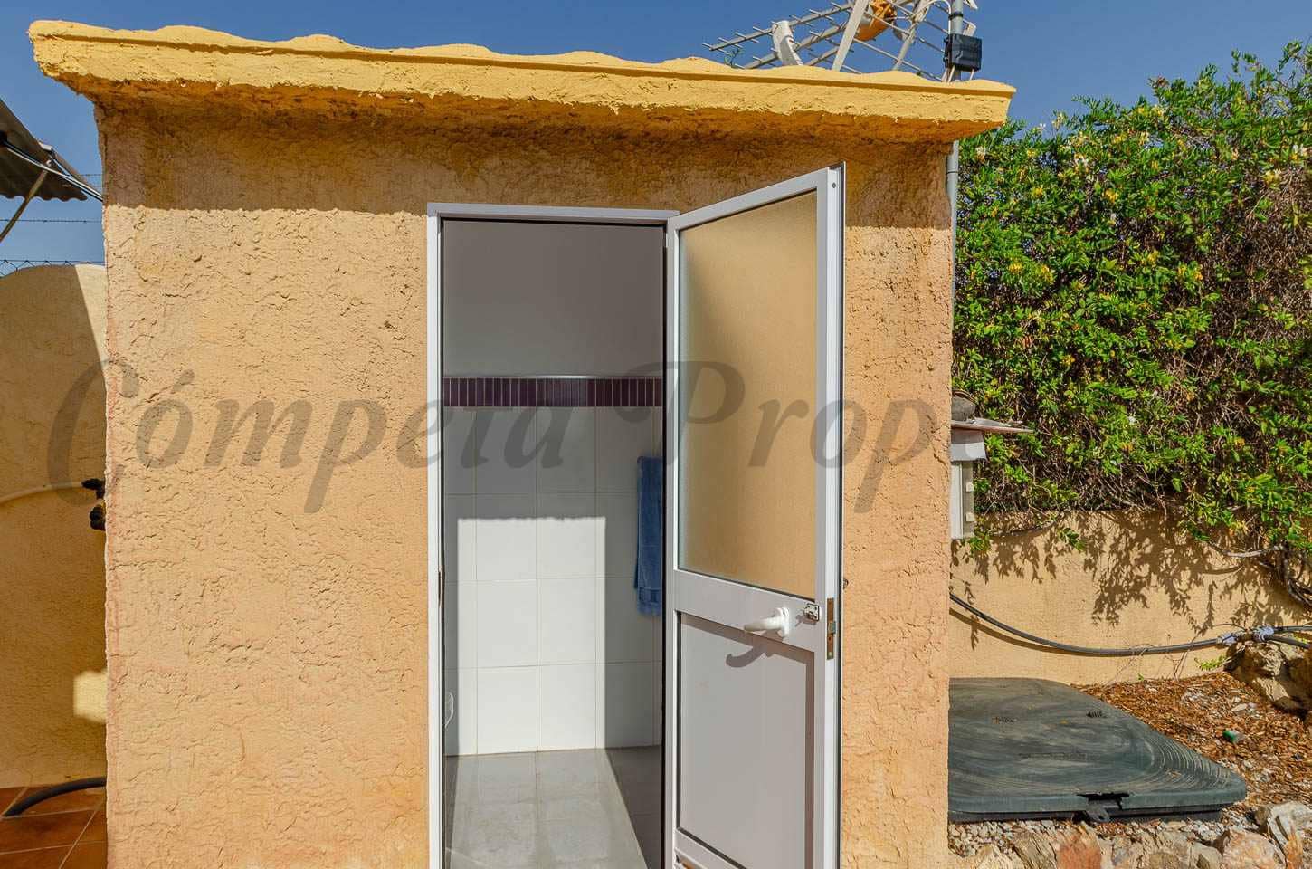 3 soveværelse Finca/Landehus til salg i Almayate med swimmingpool - € 480.000 (Ref: 9245644)