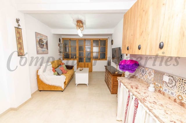 2 makuuhuone Omakotitalo myytävänä paikassa Torrox - 199 000 € (Ref: 9249095)