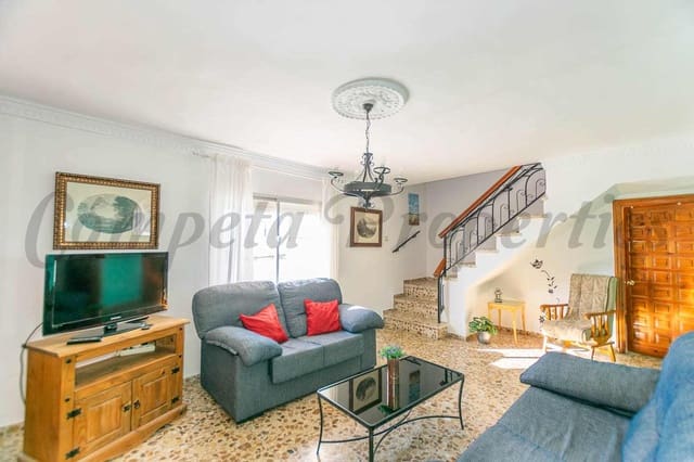 4 bedroom Townhouse for rent in Cómpeta - € 1,000 (Ref: 9274166)