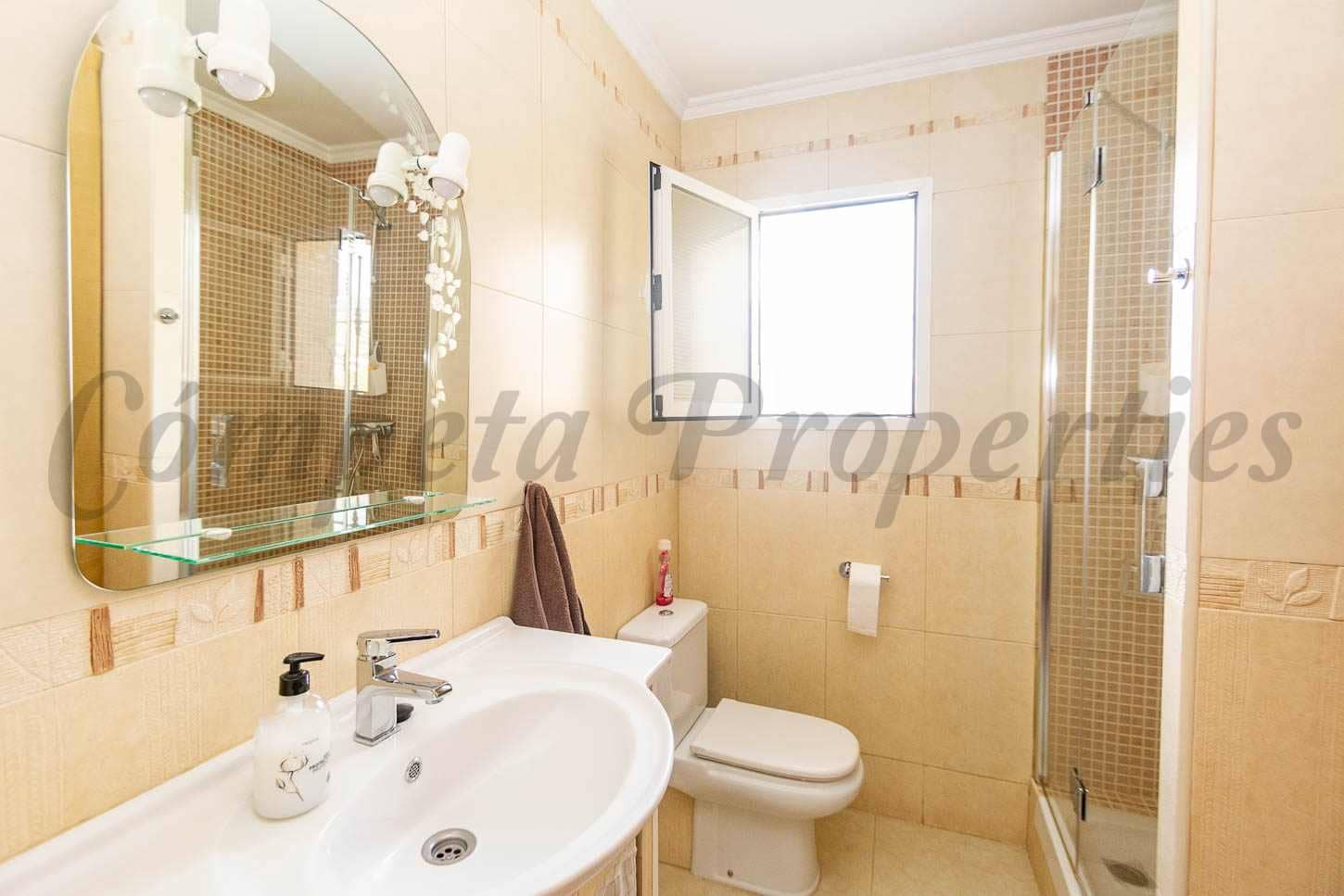 3 chambre Finca/Maison de Campagne à vendre à Lagos avec piscine garage - 578 000 € (Ref: 9289446)