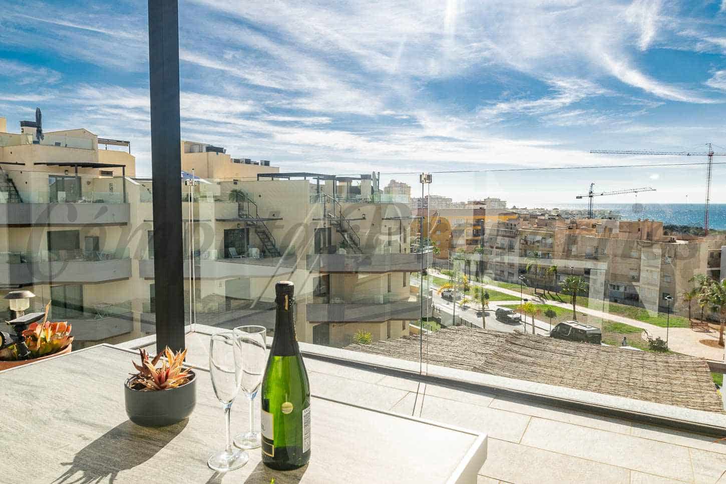 2 chambre Appartement à vendre à Torrox-Costa avec piscine garage - 439 000 € (Ref: 9309331)