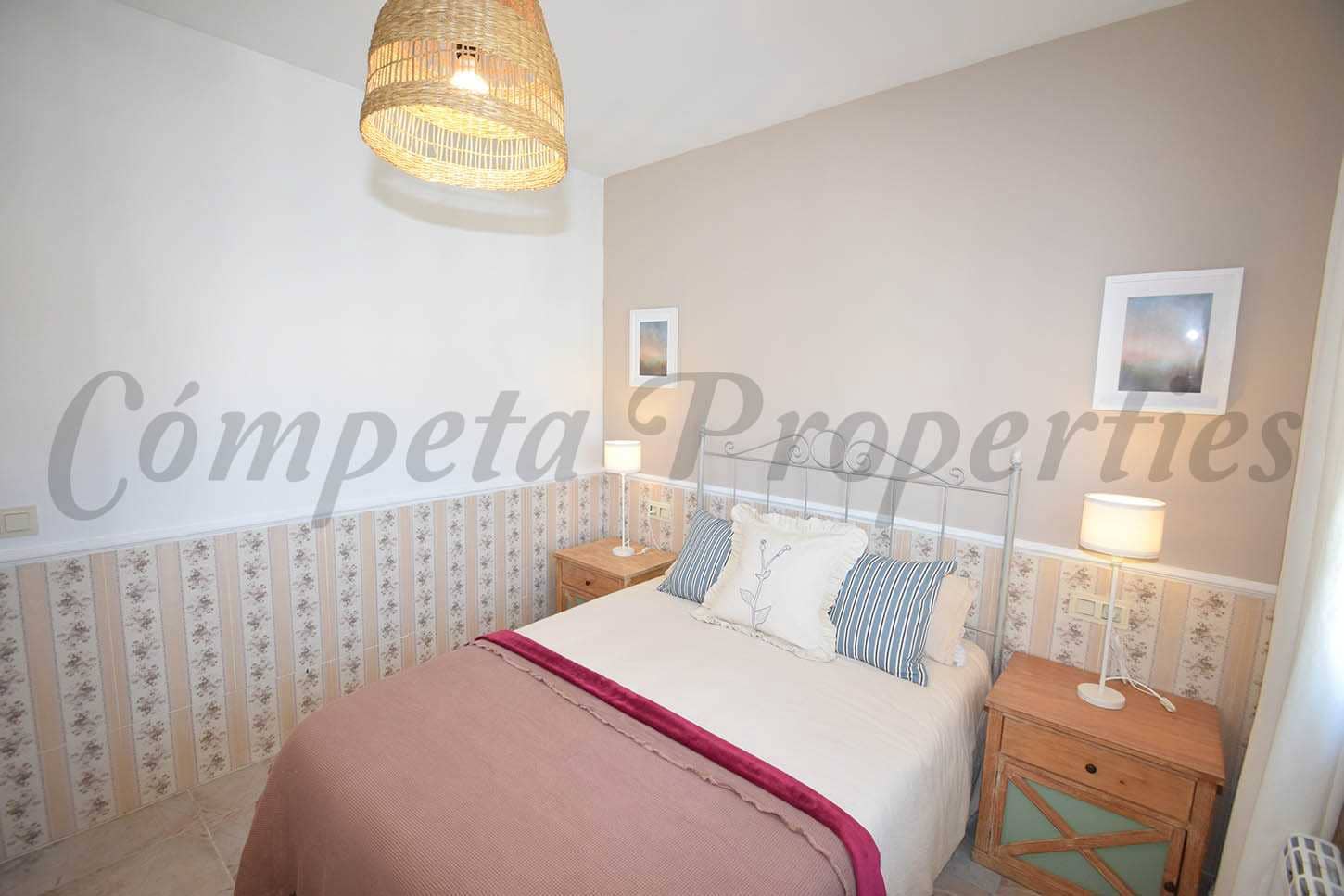 3 bedroom Finca/Country House for rent in Torrox with pool garage - € 1,550 (Ref: 9319174)