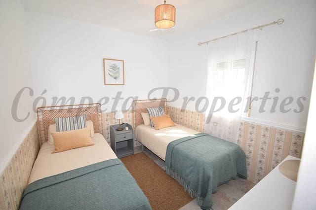 3 bedroom Finca/Country House for rent in Torrox with pool garage - € 1,550 (Ref: 9319174)