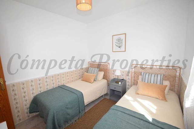 3 bedroom Finca/Country House for rent in Torrox with pool garage - € 1,550 (Ref: 9319174)