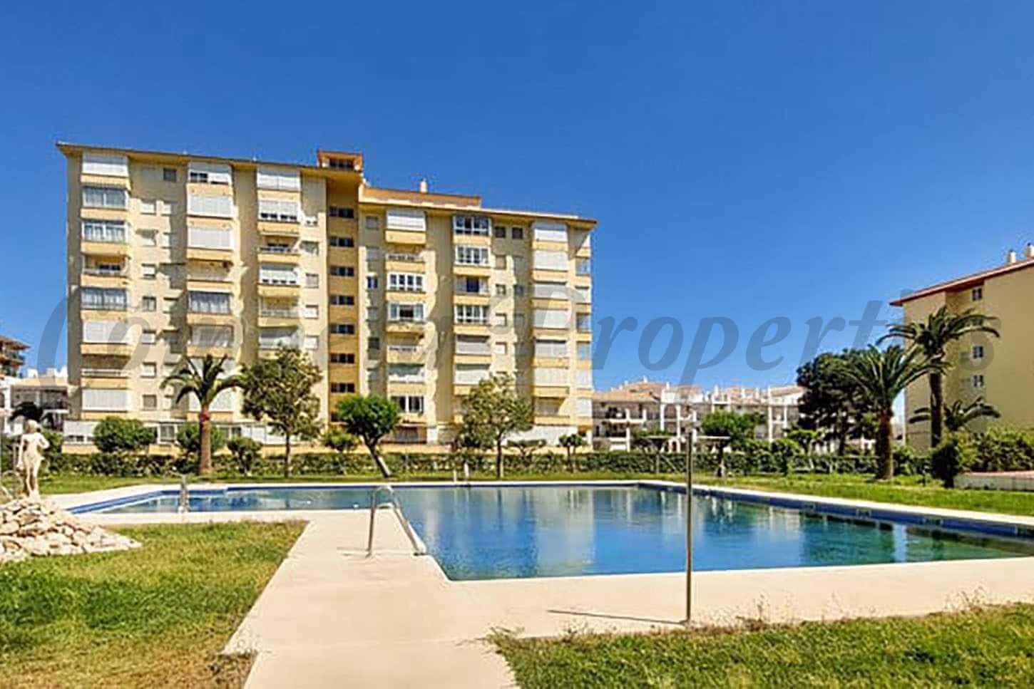 1 bedroom Apartment for rent in Torrox-Costa with pool - € 720 (Ref: 9319827)