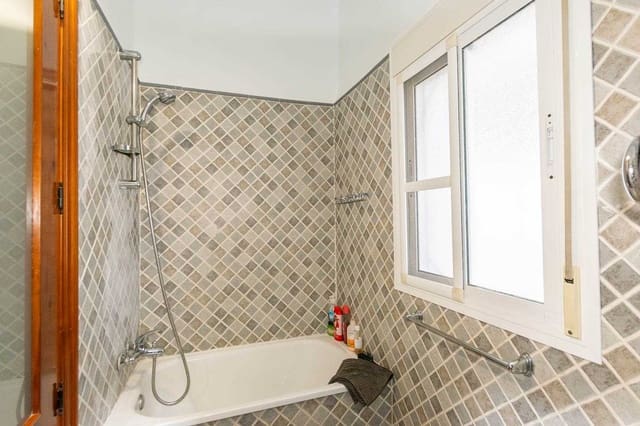 1 sovrum Lägenhet till salu i Sayalonga - 99 000 € (Ref: 9319829)