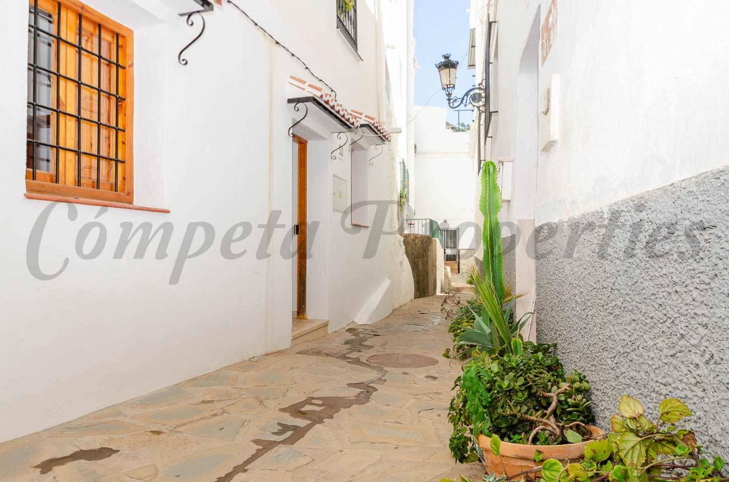 1 soveværelse Lejlighed til leje i Competa - € 500 (Ref: 9322135)