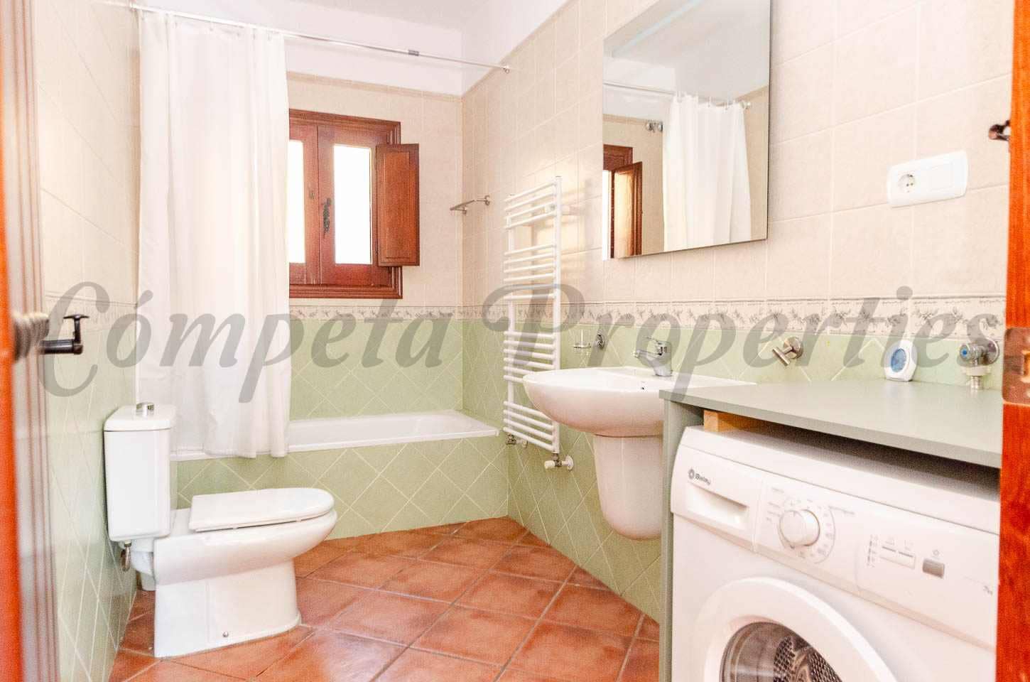 3 bedroom Villa for rent in Archez with pool - € 1,000 (Ref: 9322234)