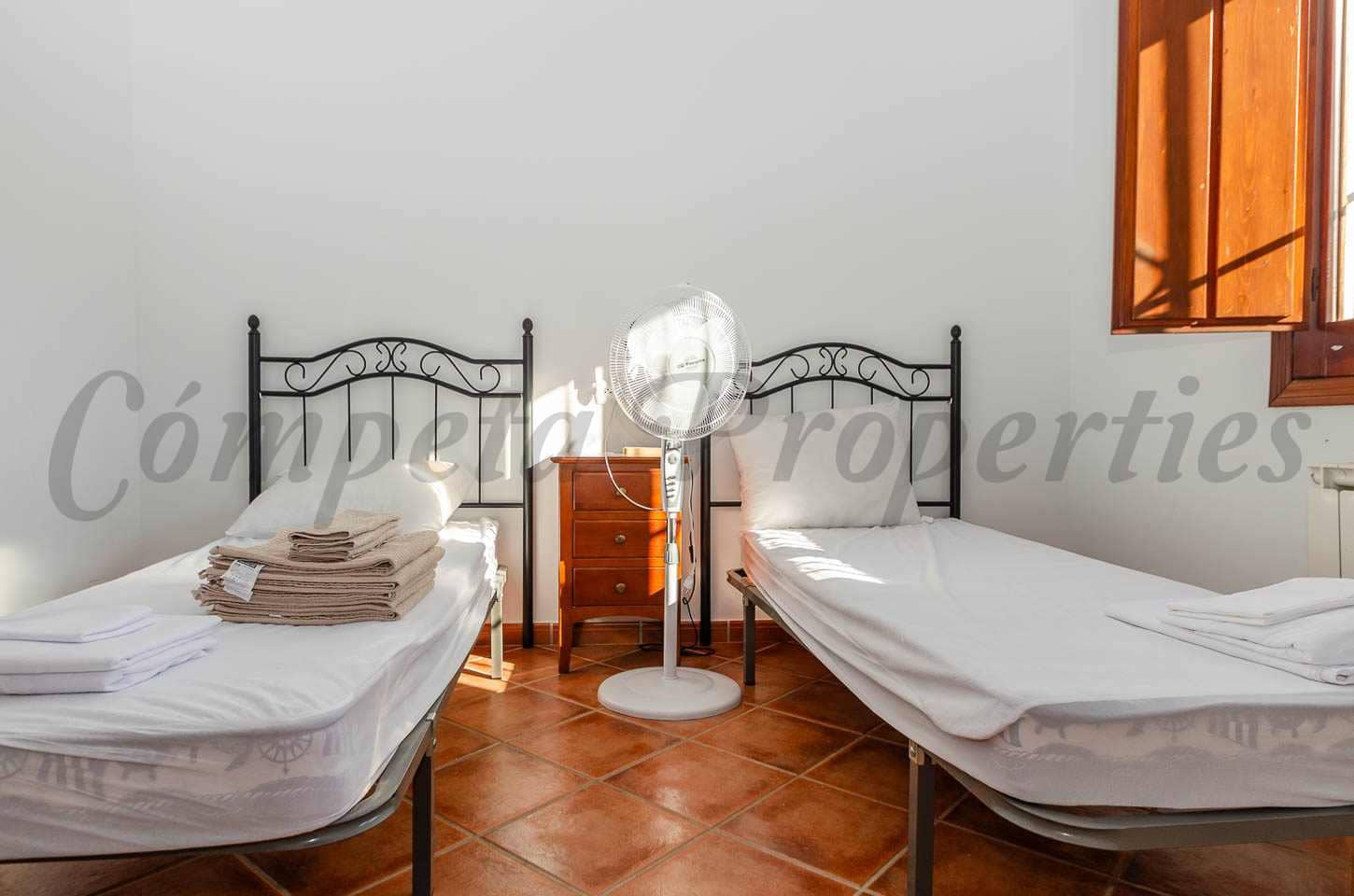 3 bedroom Villa for rent in Archez with pool - € 1,000 (Ref: 9322234)