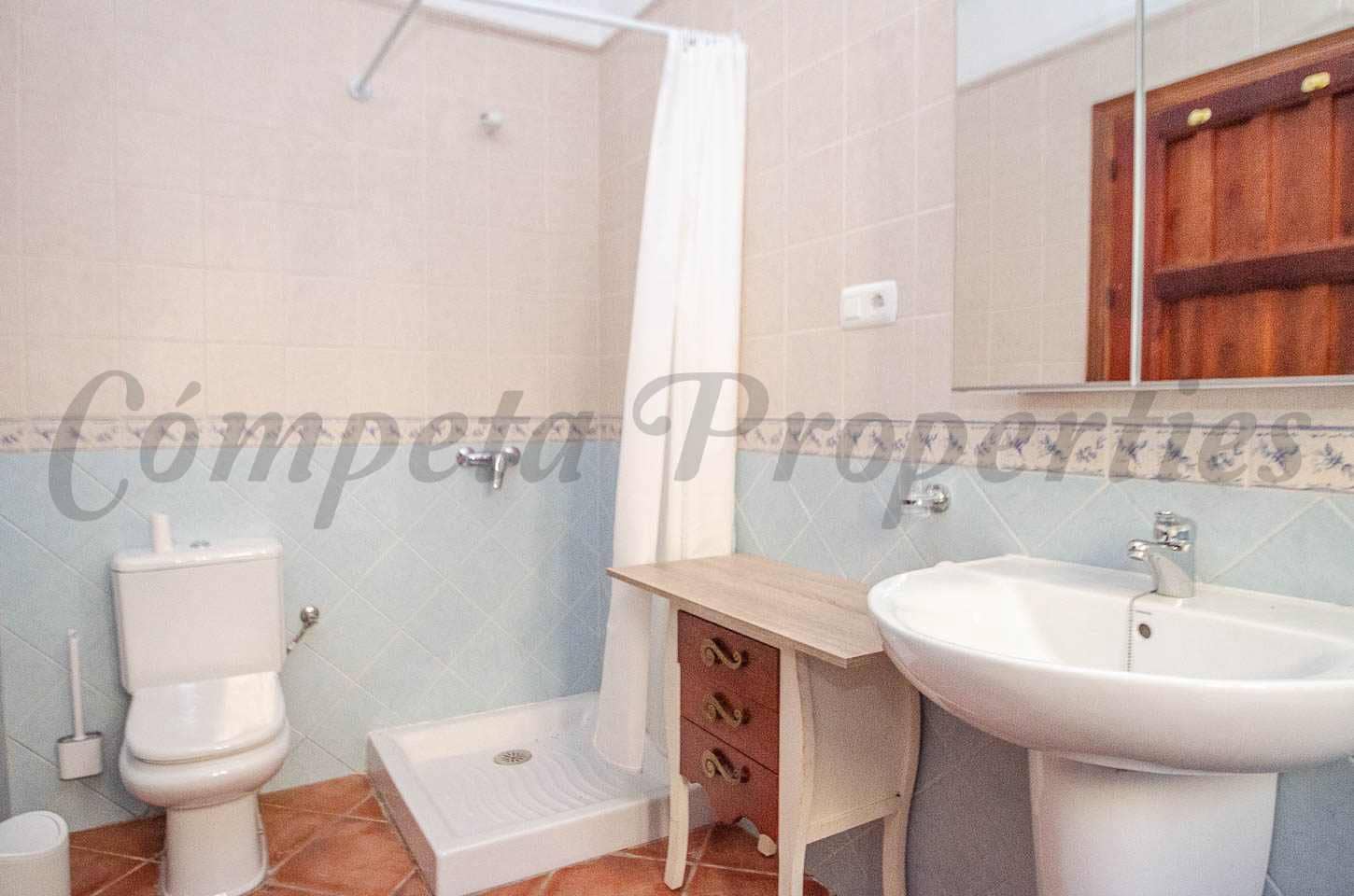 3 bedroom Villa for rent in Archez with pool - € 1,000 (Ref: 9322234)