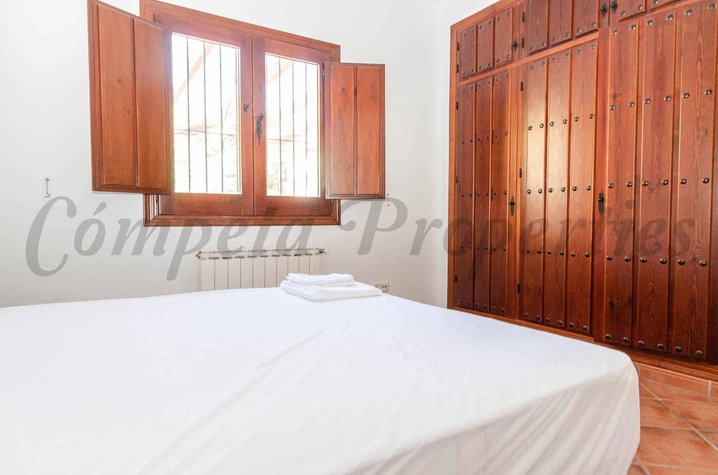 3 bedroom Villa for rent in Archez with pool - € 1,000 (Ref: 9322234)